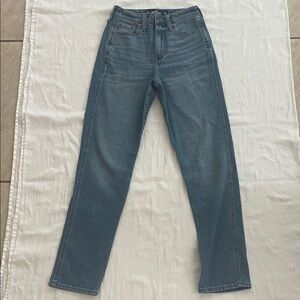 Hollister Straight Leg Jeans in Medium Blue Wash